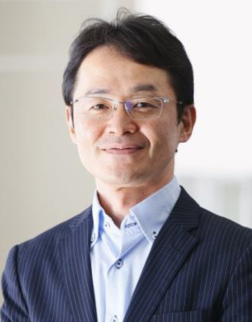串間 隆志 氏

